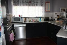2 Randall St Kooringal NSW 2650 $400 per week GREAT FAMILY HOME Located in sought after area of Kooringal, this home features large living area at front of house, which flows into kitchen ,dining /family room. Good sized bedrooms, main with ensuite , ducted cooling and gas heating for all year round comfort. Large covered entertaining area. INSPECTIONS STRICTLY BY APPOINTMENT. PLEASE CALL 69258322 TO CONFIRM ATTENDANCE AT ALL OPEN INSPECTIONS