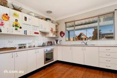 10 Wellington St Umina Beach NSW 2257 $380 per week HOUSE IN HANDY LOCATION Property ID: 4472806 Inspection Times: Thursday 16 February at 11:00AM to 11:10AM Two bedroom house close to shops and transport. Large modern kitchen. Timber floorboards. Air conditioning, built-in wardrobes. Deck at front and back. Call office now to arrange an inspection!!!