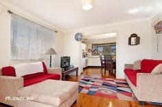 10 Wellington St Umina Beach NSW 2257 $380 per week HOUSE IN HANDY LOCATION Property ID: 4472806 Inspection Times: Thursday 16 February at 11:00AM to 11:10AM Two bedroom house close to shops and transport. Large modern kitchen. Timber floorboards. Air conditioning, built-in wardrobes. Deck at front and back. Call office now to arrange an inspection!!!