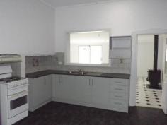 118 Bower Rd Semaphore Park SA 5019 $360 per week 3 or 4 BEDROOM CHARACTER HOME Property ID: 7069361 Inspection Times: Monday 20 February at 05:00PM to 05:15PM NO OPENS UNTIL AFTER 12TH FEB*** Neat and tidy throughout this character home offers ample space would be comfrotable for the larger family 3 good sized bedrooms, one with built in robes Large separate formal lounge or 4th bedroom Upgraded kitchen Updated bathroom Large Family Room Rear Veranda Close to the Beach, Schools, Public Transport and Shopping Centres