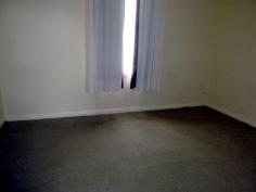 12 Edward St Meningie SA 5264 $190 per week 3 BEDROOM COTTAGE WITH STUDY Property ID: 11090779 3 good size bedrooms + study. Formal lounge with r/c s/s airconditioner. Large kitchen/dining/family area. Bathroom with shower over square bath & vanity. Separate toilet. Separate laundry. Large fenced yard.