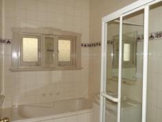 118 Bower Rd Semaphore Park SA 5019 $360 per week 3 or 4 BEDROOM CHARACTER HOME Property ID: 7069361 Inspection Times: Monday 20 February at 05:00PM to 05:15PM NO OPENS UNTIL AFTER 12TH FEB*** Neat and tidy throughout this character home offers ample space would be comfrotable for the larger family 3 good sized bedrooms, one with built in robes Large separate formal lounge or 4th bedroom Upgraded kitchen Updated bathroom Large Family Room Rear Veranda Close to the Beach, Schools, Public Transport and Shopping Centres