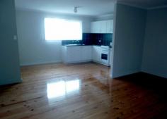15 Hacket Cres Meningie SA 5264 $220 per week LOVELY 3 BEDROOM HOME Property ID: 11087983 This 3 bedroom home has open plan kitchen dining lounge with reverse cycle split system aircondioner and polished pine flooring. The 3 bedrooms are all carpeted & have no built-in robes. Bathroom has shower over bath & vanity. Toilet is separate. Separate laundry. Outside is low maintenance front garden, single carport & good size backyard. No shedding.