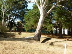 1 Edward St Birdwood SA 5234 $175,000 LARGE PARK-LIKE SETTING - 2244 SQM Property ID: 7970111 Enjoy the country life with all the conveniences of the township. This magnificent allotment of a large 2244 sqm has mains water, power and CED on the property. Enjoy a picnic, under the pines by the winter creek, on this very private oasis. Ready to build – just connect to the services and enjoy. Price $175,000 Land Area 2,244.0 sqm