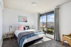 4/51 ARMSTRONG AVENUE GERRINGONG NSW 2534 $535,000 Price Reduction! - Stylish Villa in Great Location Situated between the town and the ocean this recently renovated villa would be ideally suited to first home buyers wanting to live in the sought after Gerringong area or alternatively would be a good investment opportunity. It is situated in a quiet area with no through road. The main bedroom is north facing as is the living area which opens onto a small sunny balcony. With views to the mountains and ocean, this light filled villa will appeal to many.