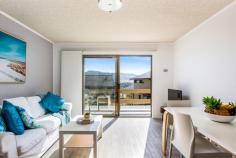 4/51 ARMSTRONG AVENUE GERRINGONG NSW 2534 $535,000 Price Reduction! - Stylish Villa in Great Location Situated between the town and the ocean this recently renovated villa would be ideally suited to first home buyers wanting to live in the sought after Gerringong area or alternatively would be a good investment opportunity. It is situated in a quiet area with no through road. The main bedroom is north facing as is the living area which opens onto a small sunny balcony. With views to the mountains and ocean, this light filled villa will appeal to many.