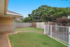 3/11 Scenic Drive Bilambil Heights NSW 2486 $449,000 Set at the rear of the block of only three villas, this quiet location is street noise free, this home offers three bedrooms, main with ensuite, a neat bathroom with separate bath and shower, a sunny north facing front yard off the front bedroom and a courtyard from the living area, a well maintained kitchen and a combined living and dining room. Fully fenced garden, a single car lock up garage and an undercover carport. Located minutesâ?? walk to the Top Shops and within close proximity to local parks, Bilambil Public School, Transport, Surfing beaches and town centre approximately 16 minutesâ?? drive away.
