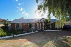 91 Goldfields Rd, Castletown WA 6450 $299,000 This 3 bedroom, 1 bathroom double brick home is conveniently located only a short walk away from Castletown shopping hub. Step inside into the carpeted lounge with tile fire and air-conditioning, adjacent dining and cozy kitchen. Rear patio, large backyard, garden shed plus rainwater tank all located on this generous 911sqm block. School, recreational park and beach nearby.