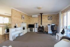 91 Goldfields Rd, Castletown WA 6450 $299,000 This 3 bedroom, 1 bathroom double brick home is conveniently located only a short walk away from Castletown shopping hub. Step inside into the carpeted lounge with tile fire and air-conditioning, adjacent dining and cozy kitchen. Rear patio, large backyard, garden shed plus rainwater tank all located on this generous 911sqm block. School, recreational park and beach nearby.