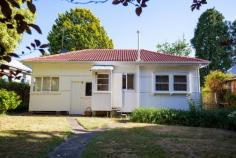 54 Twynam Street Katoomba NSW 2780 $489,000 Situated in a tranquil cul de sac location this endearing and stylish 2 bedroom cottage will appeal to first home buyers, downsizers and investors. Facing North, the home is set on a level low maintenance parcel of 468 sqm (approx) complete with established plantings, studio and garden shed. Elegance abounds internally with a multitude of original features synonymous with the era: high ceilings with decorative cornices and timeless light fittings, polished hardwood floorboards, picture rails and timber windows. The modern gas log fire adds to the ambience. Comfortable living at an affordable price with scope to further improve.