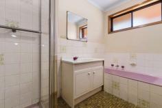 5/53 Eyre Street Echuca VIC 3564 $190,000 This two bedroom unit is currently tenanted until 12/06/2020 and returns $245pw. There is an enclosed courtyard and single carport. Well maintained this would make an ideal addition to your investment portfolio. FEATURES: • Built-In Wardrobes • Close To Schools • Close To Shops • Close To Transport;Air Conditioning..