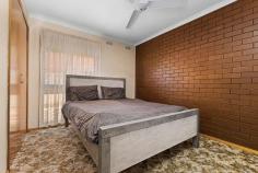 5/53 Eyre Street Echuca VIC 3564 $190,000 This two bedroom unit is currently tenanted until 12/06/2020 and returns $245pw. There is an enclosed courtyard and single carport. Well maintained this would make an ideal addition to your investment portfolio. FEATURES: • Built-In Wardrobes • Close To Schools • Close To Shops • Close To Transport;Air Conditioning..