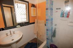8 Queen Street Nulsen WA 6450 $150,000 Situated in the heart of Nulsen, this 3 bedroom, 1 bathroom property offers the single person, couple or small family, affordable living. With lounge room, combined kitchen/dining with standalone gas oven, and a roomy laundry it has the basics you need. The back yard features a semi enclosed patio and single shed with a lean-to. Lawn and gardens are easy to maintain.
