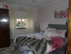 156 Emu Bay Rd Deloraine TAS 7304 $329,000 Neat and tidy three bedroom home on an approx. 700m2 fully fenced block. The house has cladding on the outside and some aluminum windows which gives you a reasonably low maintenance home. The home consists of open plan kitchen and dining room that leads into the lounge room with both wood and electric heating. Three bedrooms, bathroom with shower and vanity plus a separate toilet and laundry. There's a second toilet in the storage shed and a double garage, established gardens and rural and mountain views. Call for a private inspection, this property is currently tenanted.