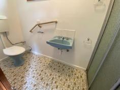 17 Mill St Toora VIC 3962 $365,000 Supersized home set on a large 986m2 block with rear access from laneway to LU garage / workshop and sheltered, fully fenced garden. Large 'L' shaped living room with new carpet and RC/AC for year round comfort. Lots of retro features with built in drinks cabinet, timber features and lots of storage. Kitchen with electric stove and skylight. Four fitted bedrooms plus study, master with ensuite. Main family bathroom with bath, shower and separate w.c. Laundry with external access. Covered rear games room. Quiet location with the Pear Orchard almost opposite and access to the Great Southern Rail Trail at the end of the street in this picturesque Historic township with so much to offer, just 2kms to boat launching and the pristine coastline