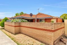 Unit 5/20 N Yunderup Rd North Yunderup WA 6208 $229,000 * A roadside 3 bedroom, 1 bathroom semi ensuite unit in a complex of 8. * Open plan kitchen/dining/living zone, large courtyard & secure parking for 1 vehicle & room for a small boat or trailer. * The Murray River Boat ramp is only meters away with a cafe next door, perfect for your morning coffee & take away meal.