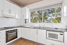 4/24 Rutland Street Allawah NSW 2218 $770,000 A well presented three bedroom unit that would suit any young family, down sizer or investor. The unit is well laid out with great air flow and natural light through-out the day. Conveniently located the block is only a short walk to parks, St George Christian School, shops & Station. • Combined living and dining space • Updated enclosed kitchen • Sunny north facing balcony • Neat & tidy bathroom • Large lock up garage..