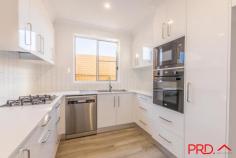 7 / 6 Ainslie Place Tamworth NSW 2340 $465,000 Located in a quiet cul de sac, in a gated community you will find Zahra Estate. This brand new 3 bedroom home has much to offer including master bedroom, walk in robe and ensuite, remaining 2 bedrooms with built ins, large double lock up garage, separate laundry, main bathroom with bathtub and separate toilet. SMW locally built kitchen with stone bench tops, LED down lights through out, ducted reverse cycle air conditioning, 2.55 meter high ceilings, alfresco area and much more.