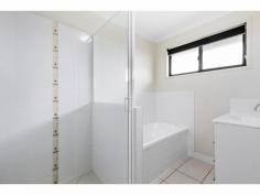 9 Riley Dr Gracemere QLD 4702 $349,000 This is the home you’ve been waiting for! Great neighbourhood and low maintenance. * Double front doors for easy access * Large open plan living, dining and kitchen. Kitchen includes breakfast bar * New carpets, curtains and blinds * Large fully fenced back yard, ideal to build big shed * Great family floorplan