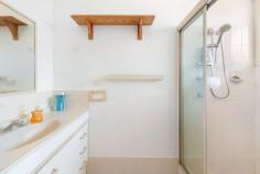 2/4 Eversley Place Grafton NSW 2460 It's not often a ground level unit in the heart of Grafton comes to market. Situated in a quiet cul de sac just minutes walk from Aldi Supermarket, and just a few blocks from all of the Grafton CBD facilities, this is an opportunity that is few and far between. Privately positioned, this low maintenance brick and tile unit offers two bedrooms, both with ceiling fans and built-in robes, a functional kitchen with open plan air conditioned open living space plus its own paved private courtyard. A single lock up garage with additional storage space.