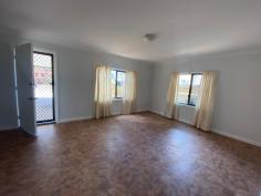 32/7 Nothling Street New Auckland QLD 4680 239,000.00 This unit at 32/7 Nothling St, New Auckland is set in the hub of Gladstone to easily commute to local shopping centres, and your place of work , minutes to the Gladstone airport and train station for easy access if you are doing a fly in fly out situation but just want to have a base to live in. * 3 bedroom home with ceiling fans and built ins * Repainted fully inside * Master bedroom with robe and air conditioner * Open plan dining room and kitchen * Separate living area * Internal carpeted stairs * Single carport * Small backyard area * North facing, new side fencing to be installed.