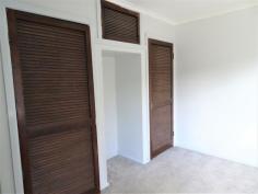 3/510 Butson Avenue South Albury NSW 2640 $220,000 Brick veneer unit on a quiet block of five (5) units. All in neat and tidy condition. Very quiet Court location comprising two (2) bedrooms, main has double built-in-robes. Open plan living with modern kitchen, electric cook top and oven. Timber floors in living areas. Gas heating and air conditioning. Single carport at front of unit. Areas of grass with clothesline at rear. Currently tenanted until a great investment opportunity or ideal first home.