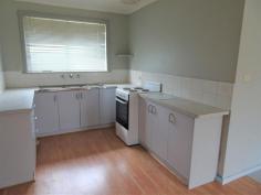 3/510 Butson Avenue South Albury NSW 2640 $220,000 Brick veneer unit on a quiet block of five (5) units. All in neat and tidy condition. Very quiet Court location comprising two (2) bedrooms, main has double built-in-robes. Open plan living with modern kitchen, electric cook top and oven. Timber floors in living areas. Gas heating and air conditioning. Single carport at front of unit. Areas of grass with clothesline at rear. Currently tenanted until a great investment opportunity or ideal first home.