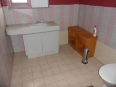 17 Egeberg St Cunderdin WA 6407 $190,000 Brick/Tile Home 3 Bedrooms Office Separate Lounge Bathroom with Shower recess wc and outside Laundry 2nd wc ( plenty of room in bathroom for a laundry) Kitchen/Dining, Front Porch, Wall Aircons, Small Shed, (Kitchen/one bedroom/bathroom ceilings have been replaced, corner block 2004 sqm .