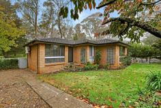 21 Links Road Blackheath NSW 2785 $750,000 - $800,000 This sunny brick home, with park-like gardens and timber floorboards throughout, offers the perfect opportunity for investors and first home buyers alike. Featuring a modern bathroom and kitchen, large entertaining deck, and bright interiors, there's a lot to love about this property. FEATURES BREAKDOWN • Well maintained brick home in quiet street • Modern kitchen with stainless steel appliances & ample storage • Modern bathroom with frameless shower screen • Timber floorboards throughout • R/C Air Conditioning for year round comfort • Large, private entertaining deck overlooking backyard • Park like, low maintenance gardens on an 885m2 approx block • Great access to bush walks and the National Park
