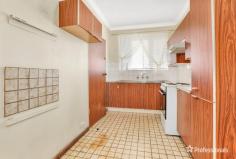 15/9-13 Rodgers Street Kingswood NSW 2747 $389,000 - $425,000 Ground floor unit! Get ready to be impressed by this spacious two bedroom unit. Positioned in an ideal location and within a very short walking distance to the local railway station, bus stop, local shops, Western Sydney University, Western Sydney Tafe and Nepean Hospital. This unit offers: – Two bedrooms with carpet flooring – Secured complex – Balcony – Split system air conditioning – Combined lounge and dining area – Tiled kitchen – Lockable storage unit in the complex – Lock up garage