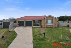 8 Coolamon Close Tamworth NSW 2340 Situated in a quiet cul-de-sac close to schools and North gate shopping center is this lovely 4 bedroom brick home, with so much to offer including master bedroom with en-suite, separate living area, ducted evaporative cooling, gas points for heating and double garage with drive through access. The spacious fully enclosed back yard is a blank canvas with endless opportunities.