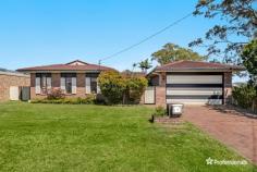 24 Oakland Avenue West Ballina NSW 2478 $725,000 - $775,000 If you are tired of renting this could be the one for your family as this property offers an excellent opportunity to secure plenty of house at an affordable price. Offering four bedrooms the configuration allows for a guest studio, teenage accommodation or home office with the spacious lounge room being the focal point of the home and easily accommodating oversize furniture. You will love putting your personal touch to the large private outdoor entertaining area which is the perfect spot to spend with guests and family or just laze the day away. The property is well located with the beautiful Richmond River only 300 metres away and it is a flat 400 metre walk to Quay West Shopping Centre. – Adjoins parkland – New carpets throughout. – Strong rental history – Free standing double garage.