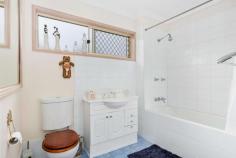 26 Finlay Avenue Lithgow NSW 2790 $569,000 Delightfully presented in an idyllic setting is this stunning 3 bedroom cottage. Featuring: Modern kitchen with separate dining Cosy lounge room Ducted central gas heating Updated bathroom Neutral colour palette throughout Plenty of storage space Kitchen flows out into undercover area overlooking beautifully manicured garden, complete with kids cubby house, garden shed, single garage and carport.