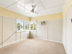 43 Marshall St Warwick QLD 4370 $330,000 If you are in the market for an affordable property with great bones, this is a beauty! Situated in Glennie Heights only a short drive to the CBD, river walk & sporting facilities. This would make a fantastic investment property or great first home/downsizer. Features include: 2 bedrooms - 1 with built in storage Air-conditioning in both bedrooms Polished timber floors Eat in kitchen with gas stove/oven Lounge room Tidy bathroom Downstairs laundry Rainwater tank Single lock up garage with power connected Concrete stumps 809 sqm allotment Fully fenced yard