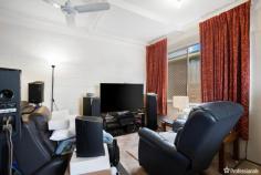 3/17 Jackes Street Armidale NSW 2350 $180,000 - $198,000 Currently rented, this property is an ideal addition to any investment portfolio. Situated conveniently close to town, this residence is just minutes away from all that the Armidale CBD has to offer. This cozy unit features: Two Bedrooms: Both equipped with built-in robes, providing ample storage space. Simple Yet Functional Kitchen and Living Space: Designed for comfort and ease of use, making it a perfect space for relaxation and daily living. Air Conditioning: Ensuring a comfortable climate year-round. Combined Bathroom and Laundry: Includes a separate toilet for added convenience. Allocated Large Single Carport: Providing secure and spacious parking. Located in a prime area, this property offers the perfect blend of comfort, convenience, and investment potential. Don’t miss out on this excellent opportunity to secure a well-maintained property in a sought-after location.