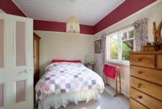 166 Hat Hill Road Blackheath NSW 2785 $750,000 - $795,000 Conveniently positioned within a 1.8km walk or 3 minute drive to Blackheath Village and all its amenities, this bull-nose verandah cottage is offered to the market for the first time in almost 30 years. With a Bowerbird renovated bathroom, slow combustion real log look gas fire and a beautiful glass atrium seating area to the rear, there are lots of attractive features to this home. Occupying a manageable level block, this endearing weatherboard cottage has a welcoming atmosphere with scope to further capitalise and truly enhance its historic personality. Breakdown of Features: Bull-nose verandah mountain cottage with attractive original features Cottage style timber kitchen with original enamel butcher's sink Central living room with slow combustion 'real log look' gas fireplace Quality bathroom renovation by local Bowerbird Builders with int. laundry Dedicated study and sewing room or third bedroom with garden views Superb glass atrium living room set to rear offering a sunny disposition Single carport, level block size approximately 695sqm with veggie patches 1.8km walk/drive to village; close proximity to bush walks and lookouts