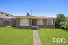 3 Gower Close Wetherill Park NSW 2164 Welcome to 3 Gower Close, Wetherill Park! Set in a quiet, family-friendly pocket of Wetherill Park, this well-presented dual-occupancy property offers contemporary living and strong investment appeal. Ideal for investors, extended families or buyers seeking low-maintenance living in a high-demand location. House 3 bedrooms | Contemporary kitchen Balcony & low-maintenance yard Garage + covered parking Currently Leased $800pw Granny Flat 1 bedroom | Oversized living Modern kitchen & bathroom Split-system air conditioning Currently Leased $400pw